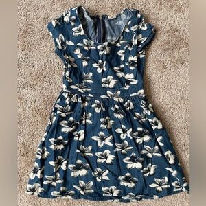 Beautiful denim floral dress. Perfect for the summer.